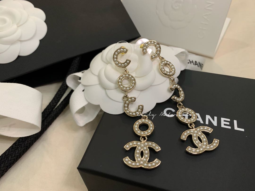 Chanel Coco Pearl earrings, Women's Fashion, Jewelry & Organisers, Earrings  on Carousell