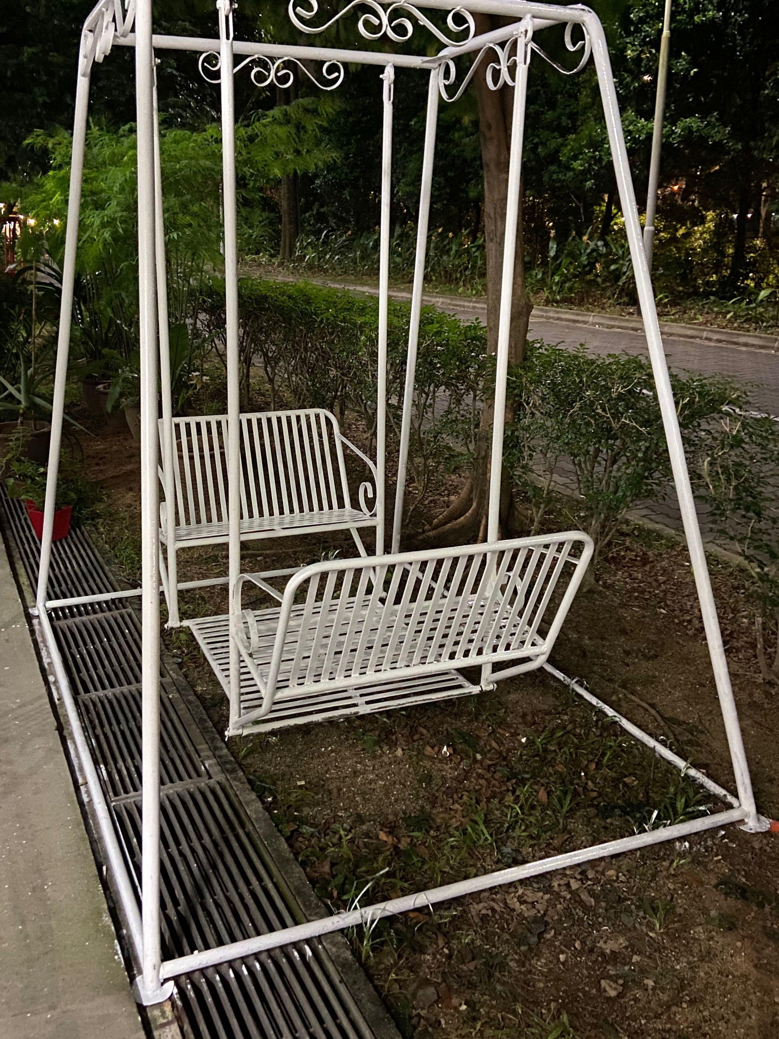 Classic garden swing, Furniture & Home Living, Furniture, Other Home