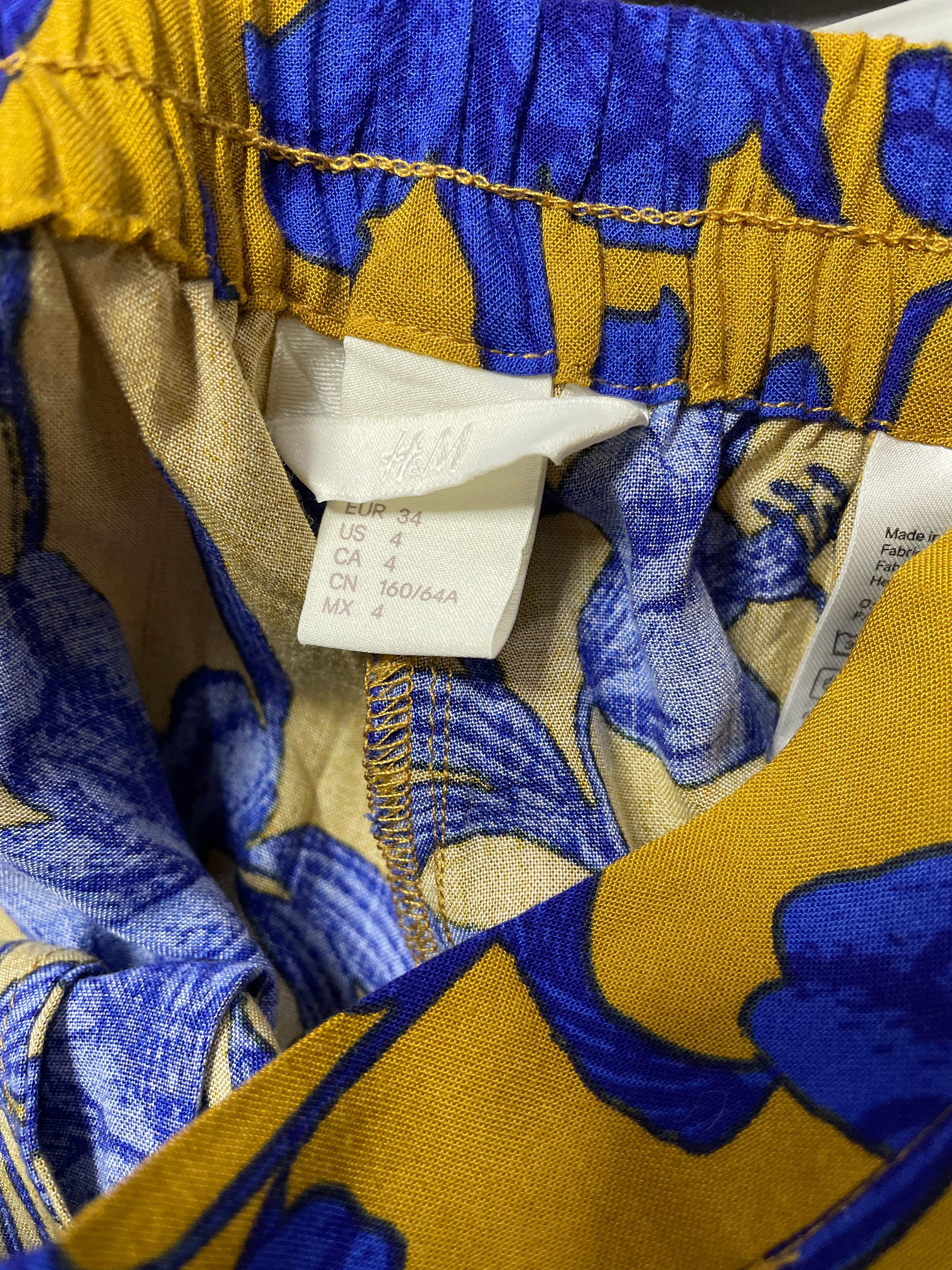 H&M Floral Summer Shorts (Category: Shorts) located in Quezon City. Submitted by dideelee (Listing ID 1089744567, Image 3). Description: Includes free MM shipping! Very excellent used condition. Elastic waistband and has pockets! High waisted and super flattering. Best fit XS-S. 24-26 waist. MOP: BDO or Gcash. .