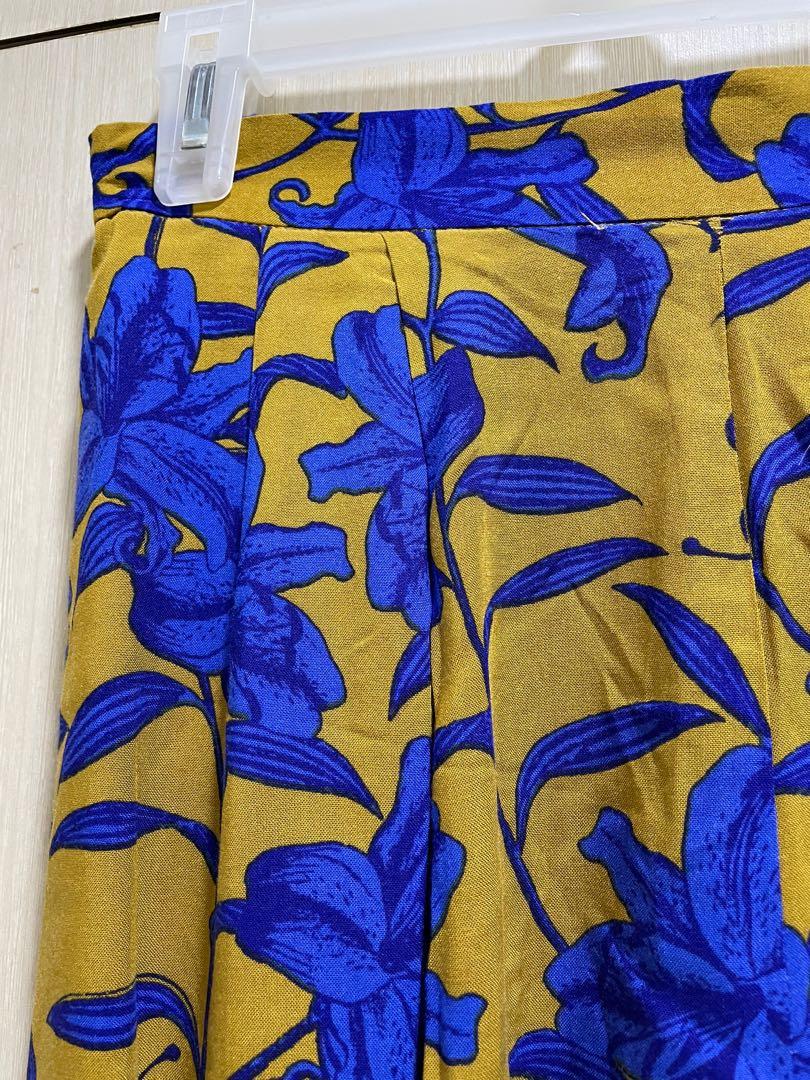 H&M Floral Summer Shorts (Category: Shorts) located in Quezon City. Submitted by dideelee (Listing ID 1089744567, Image 2). Description: Includes free MM shipping! Very excellent used condition. Elastic waistband and has pockets! High waisted and super flattering. Best fit XS-S. 24-26 waist. MOP: BDO or Gcash. .