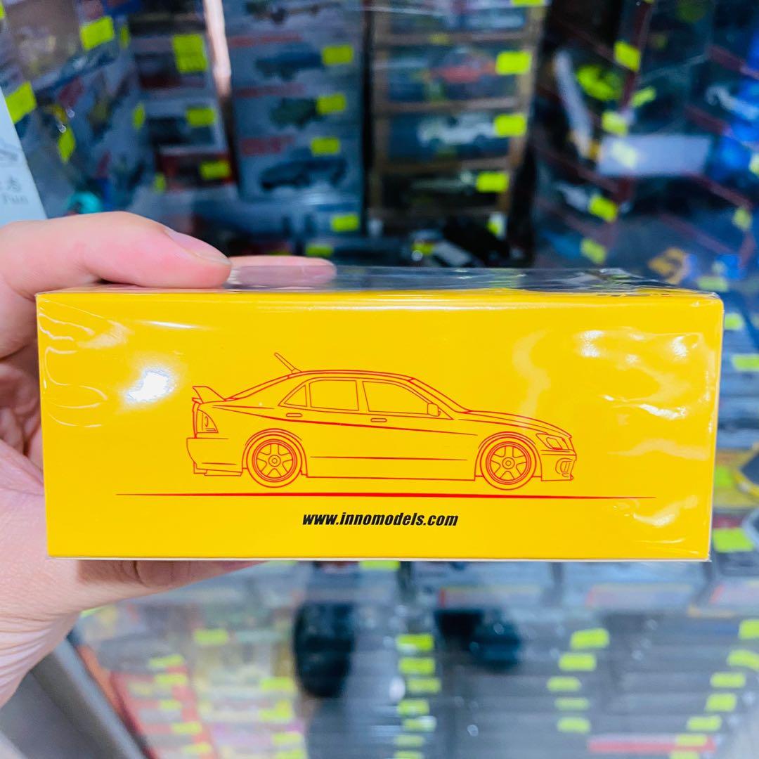 Inno64 1:64 Die-Cast Model Car Toyota Altezza RS200 Z-Edition Inno