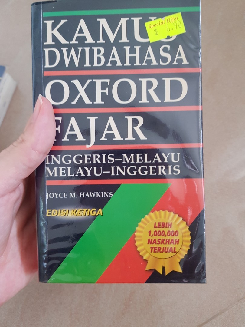 Kamus Dwibahasa Oxford Fajar English Malay Dictionary Hobbies Toys Books Magazines Assessment Books On Carousell