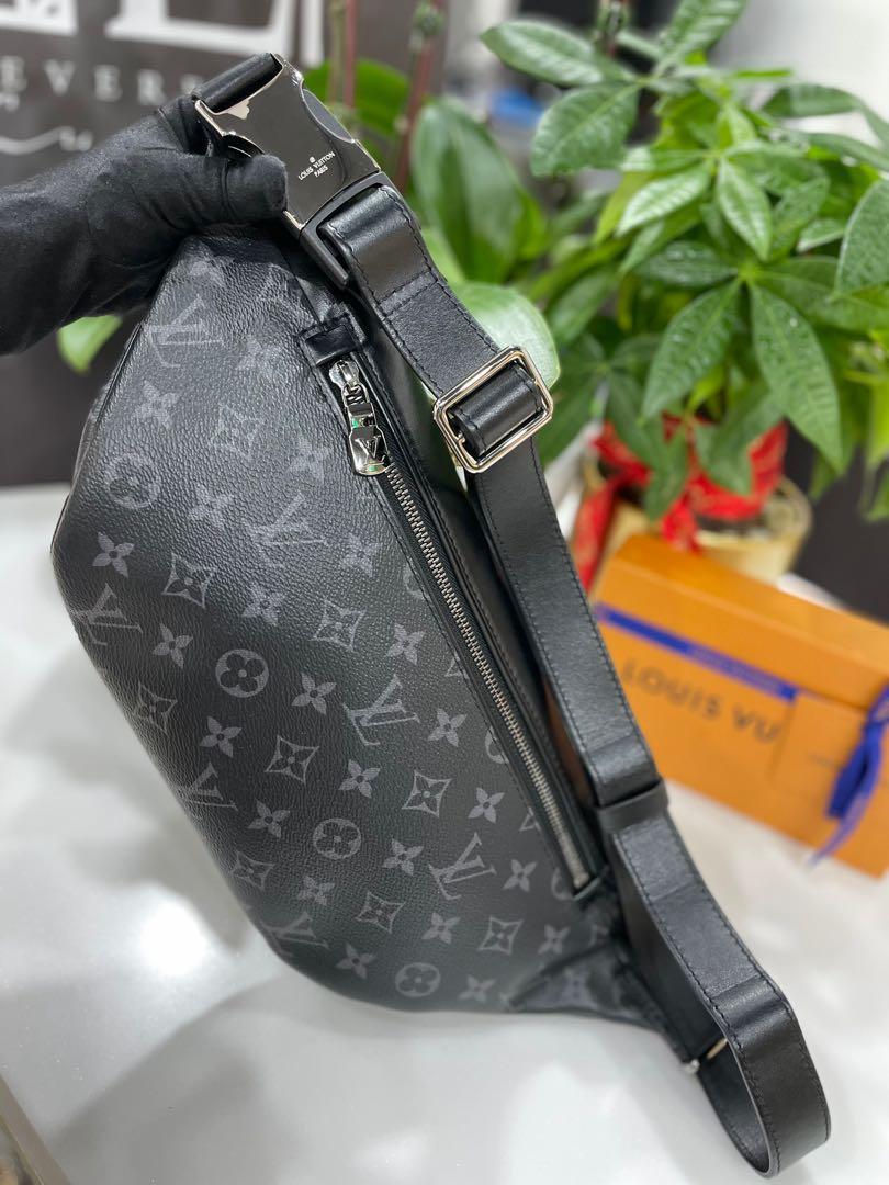 LV Discovery Bumbag Monogram Eclipse Black for Men, Luxury, Bags & Wallets  on Carousell