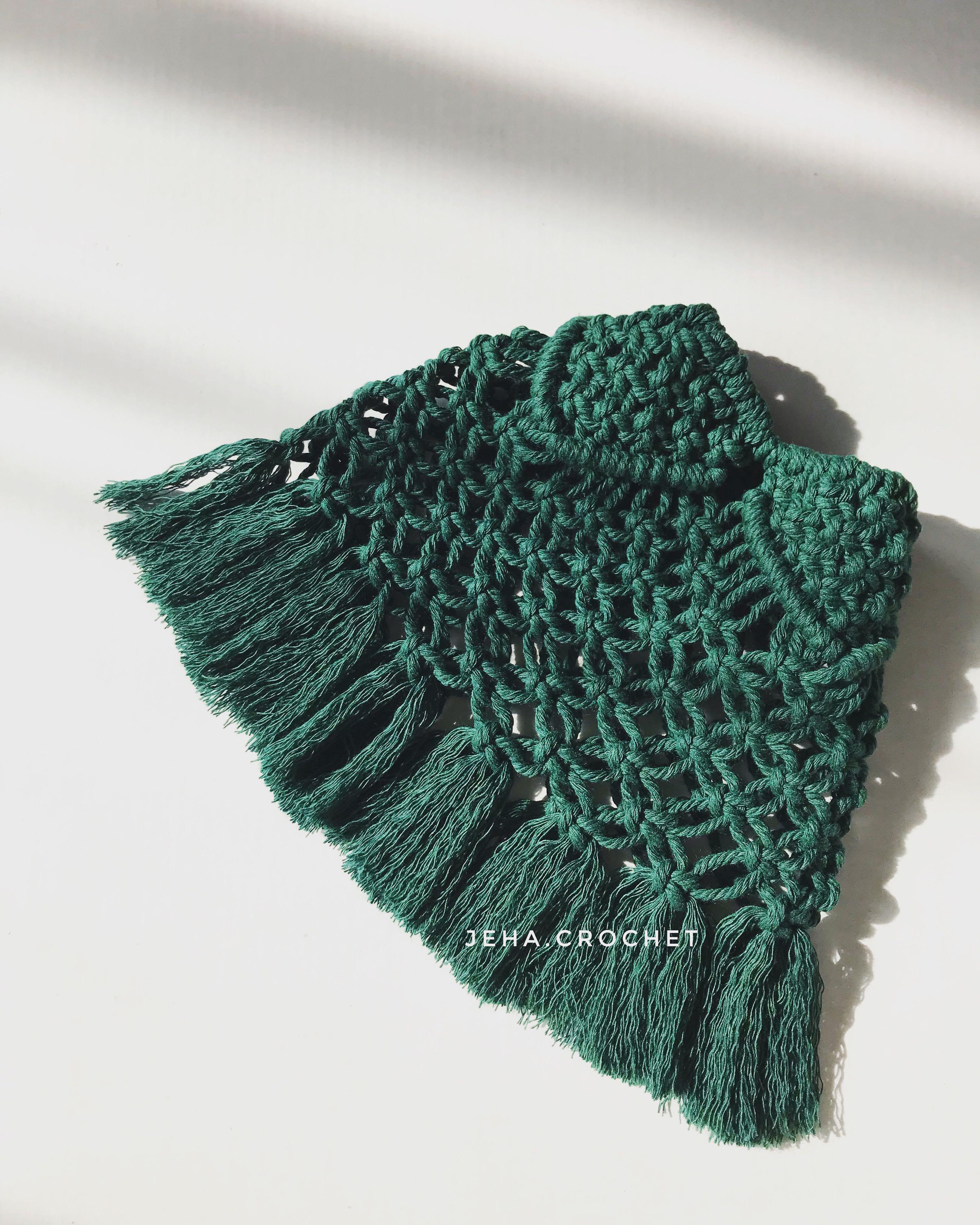 Macrame Diffuser Cover (Category: Home Fragrance) located in Kuala Lumpur. Submitted by najehaha (Listing ID 1089728711, Image 1). Description: •💯 handmade •Color code available: Coffee, Emerald Green, Soft Pink, White •No ready stock. Pre-order only • Giving a minimalist feel and a character to your room or living room •Pre-order may take 1 week before delivery .