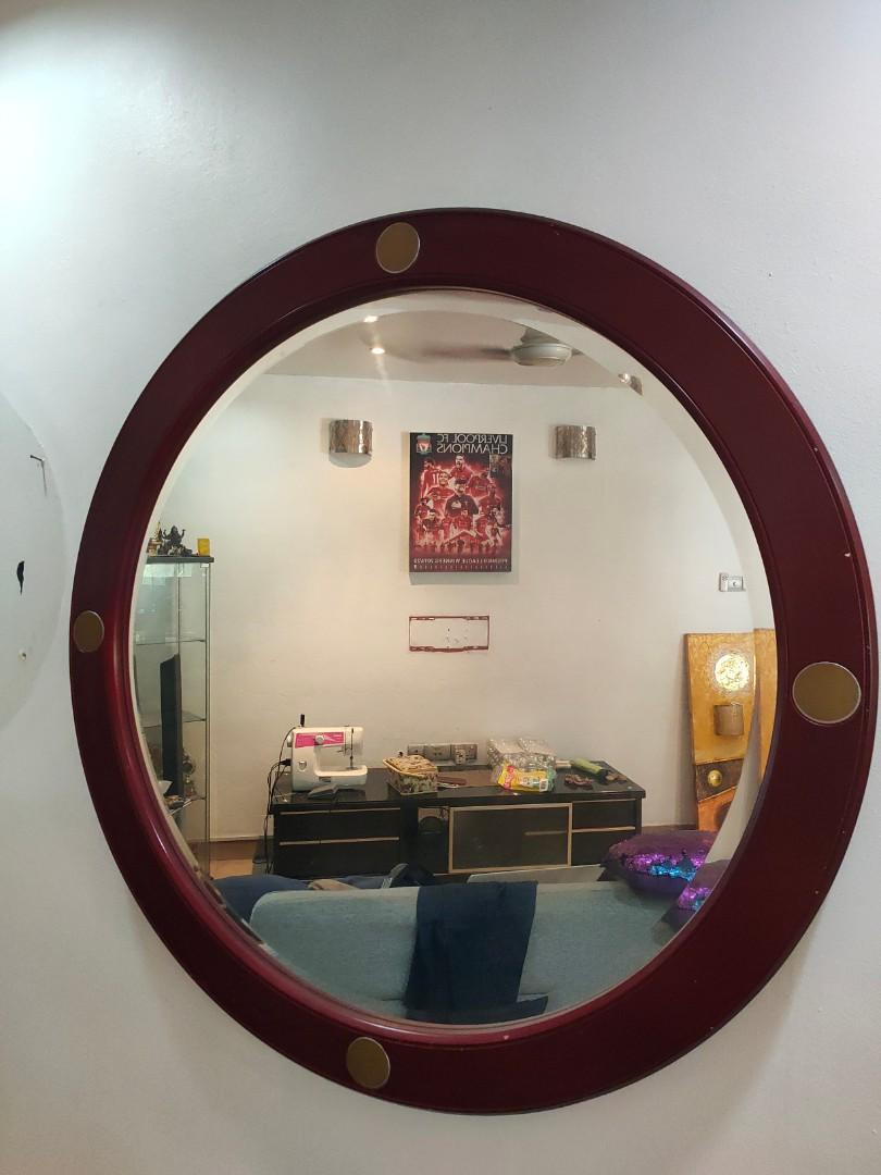 Mirror (Category: Mirrors) located in Singapore. Submitted by ajynwa (Listing ID 1089596235, Image 2). Description: .