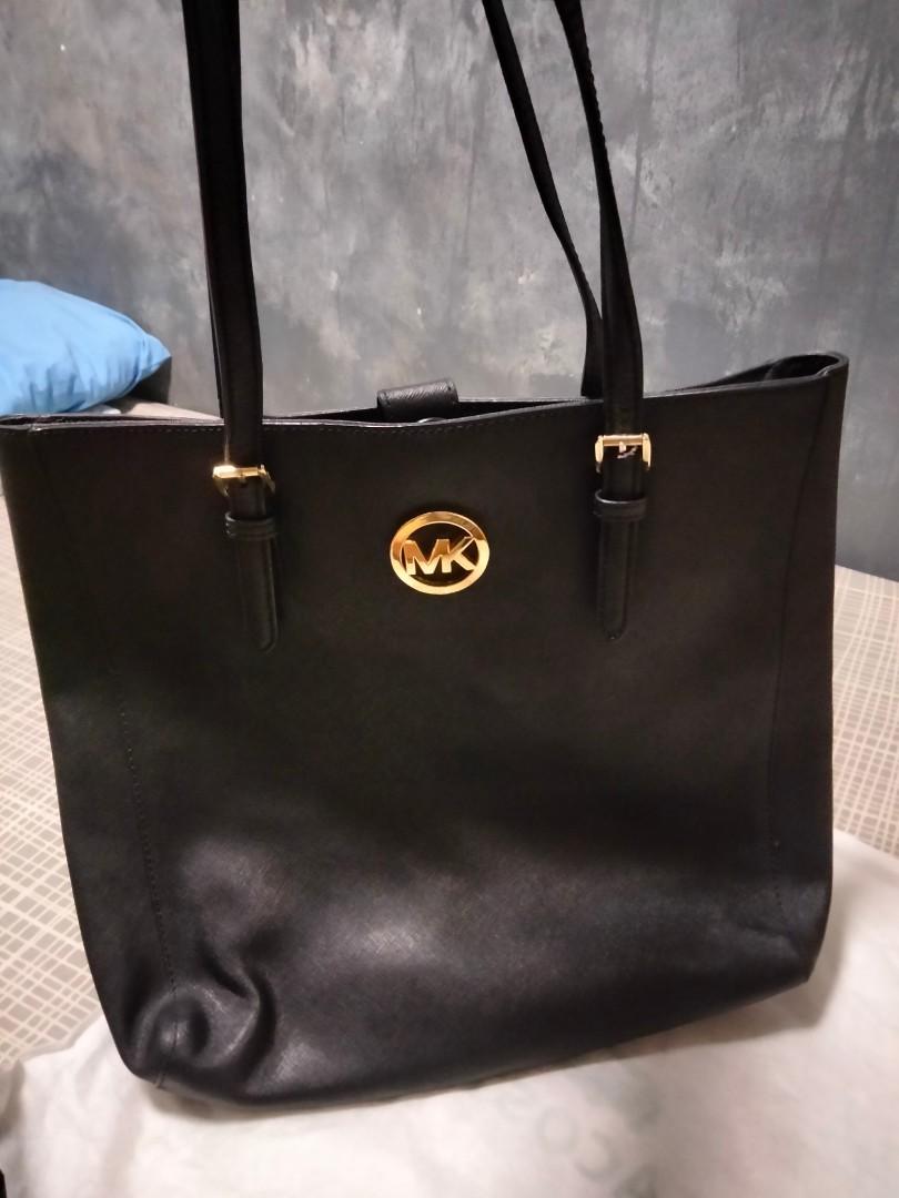 MK tote bag ORIGINAL ‼️ (Category: Luxury Bags & Wallets) located in Quezon City. Submitted by eynzel (Listing ID 1089702895, Image 1). Description: AUTHENTIC TOTE BAG of MK .. 5k not bad for its price and legitimacy mark down 3500 46" x 47".
