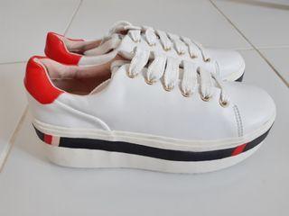 NEW!! Stradivarius White Platform Sneakers