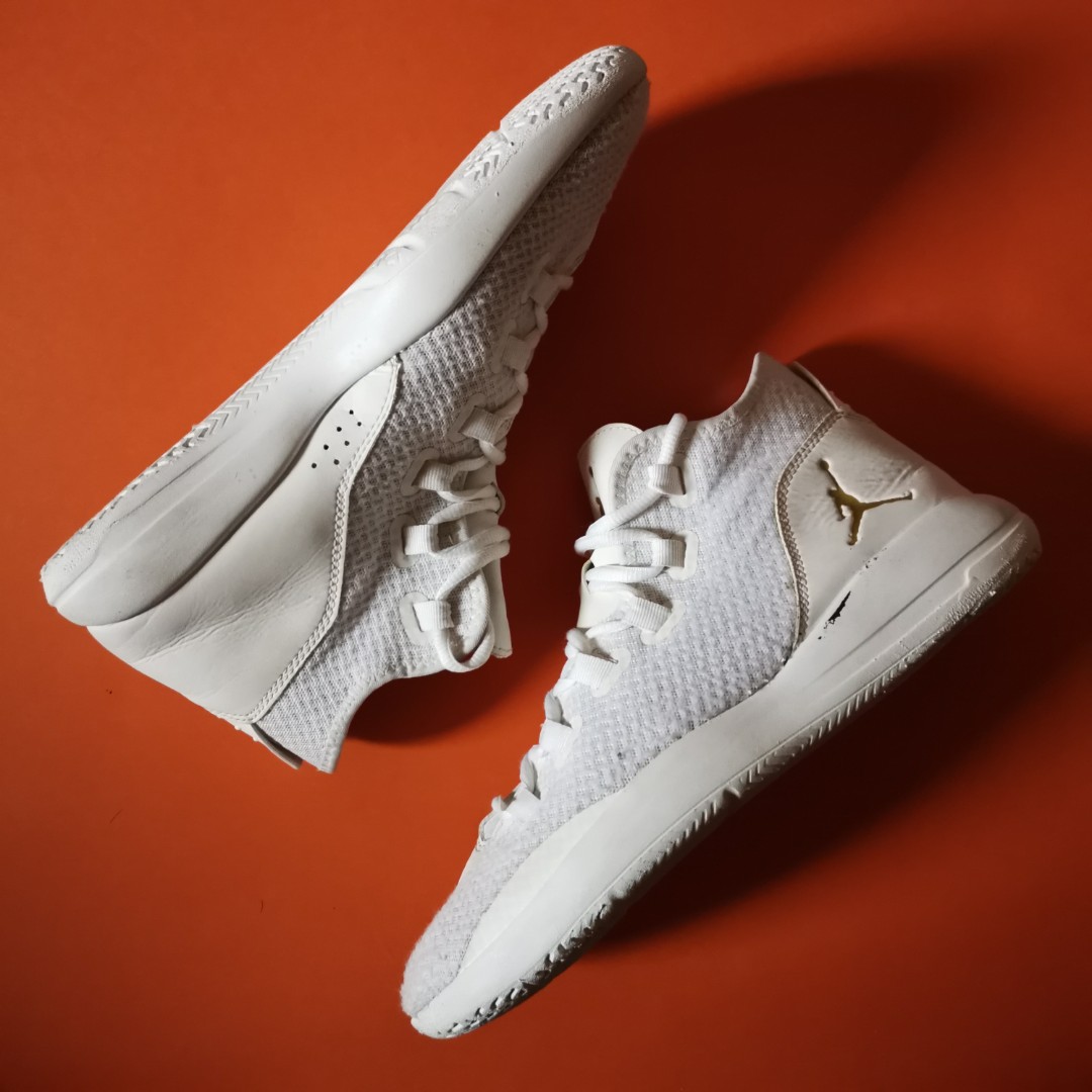 Air jordan reveal store white and gold