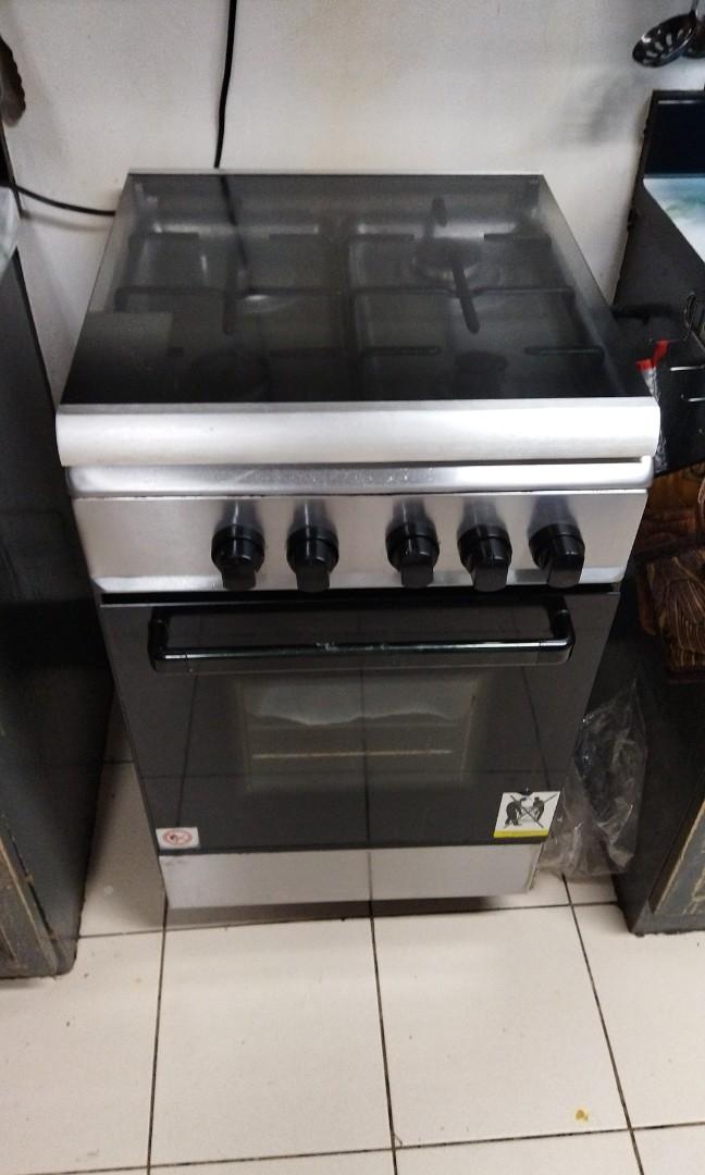Oven 3 burners second hand good condition TV Home Appliances