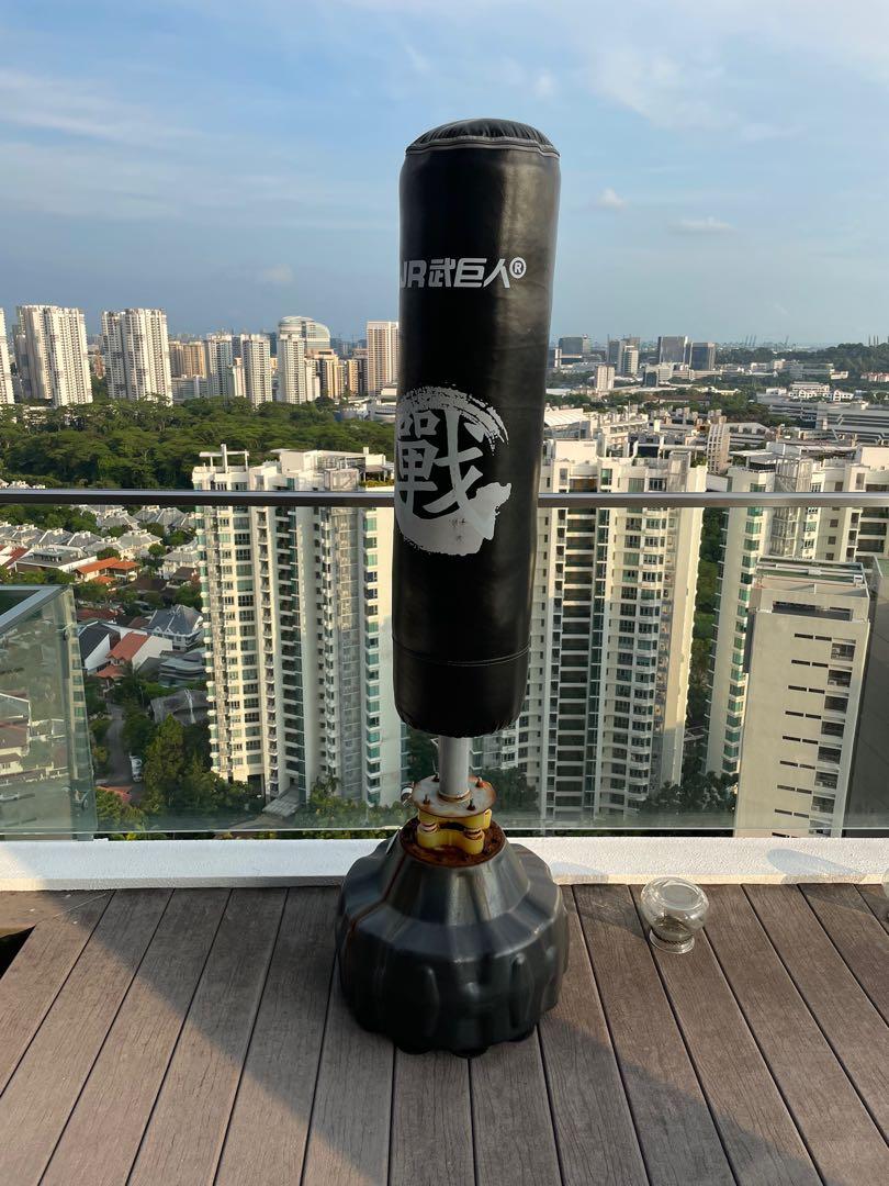 Punching Bag, floor standing, Sports Equipment, Exercise & Fitness