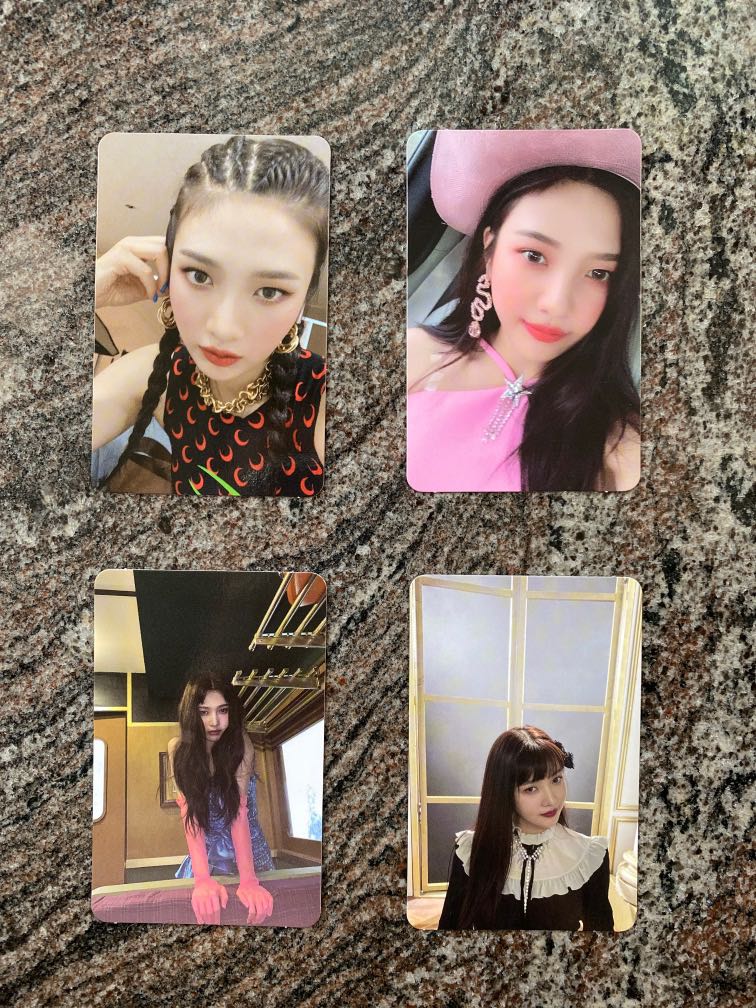 Red Velvet Photocards Joy, Hobbies & Toys, Memorabilia & Collectibles