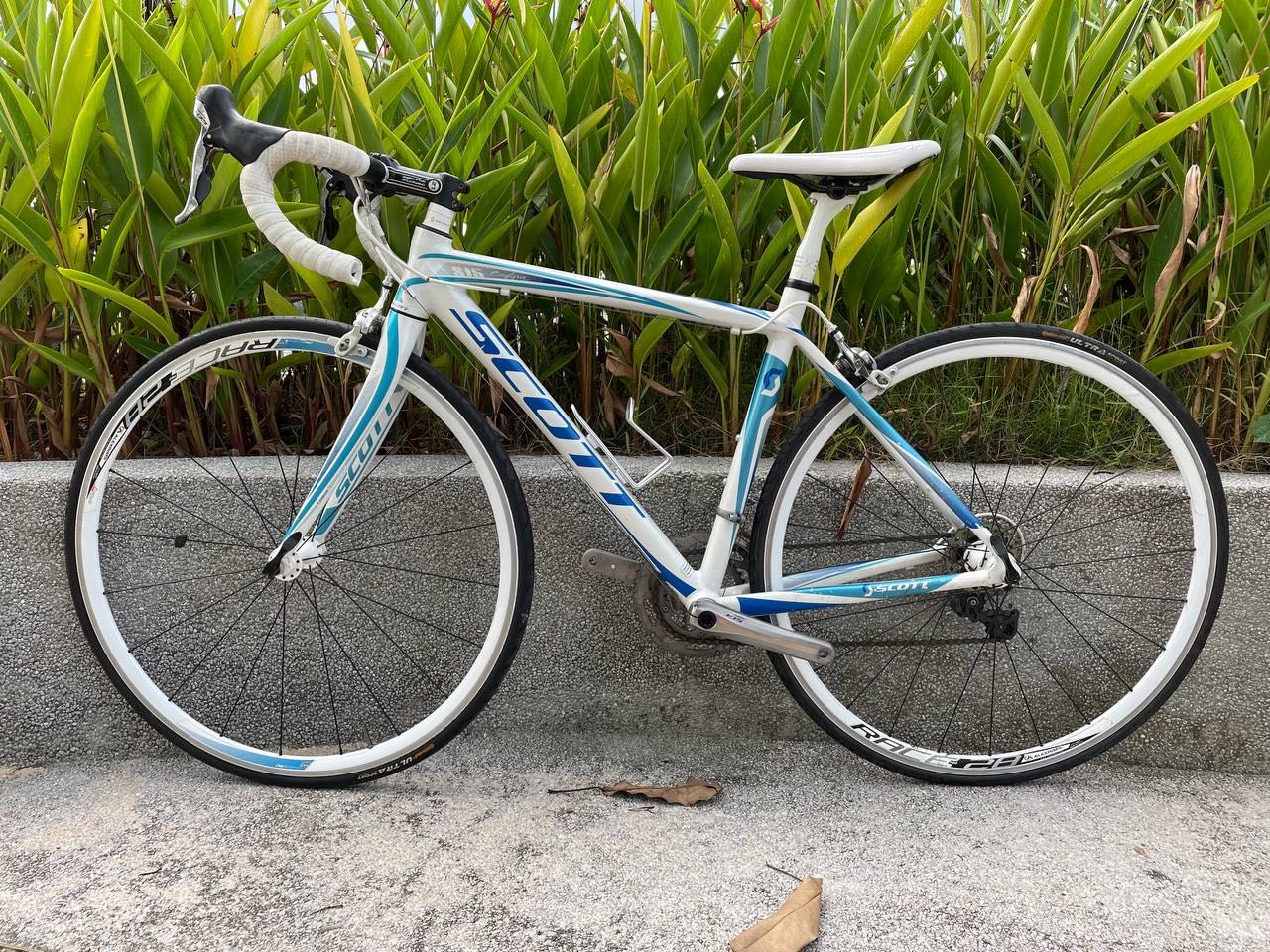 Scott Contessa speedster s15 women s roadbike white and blue