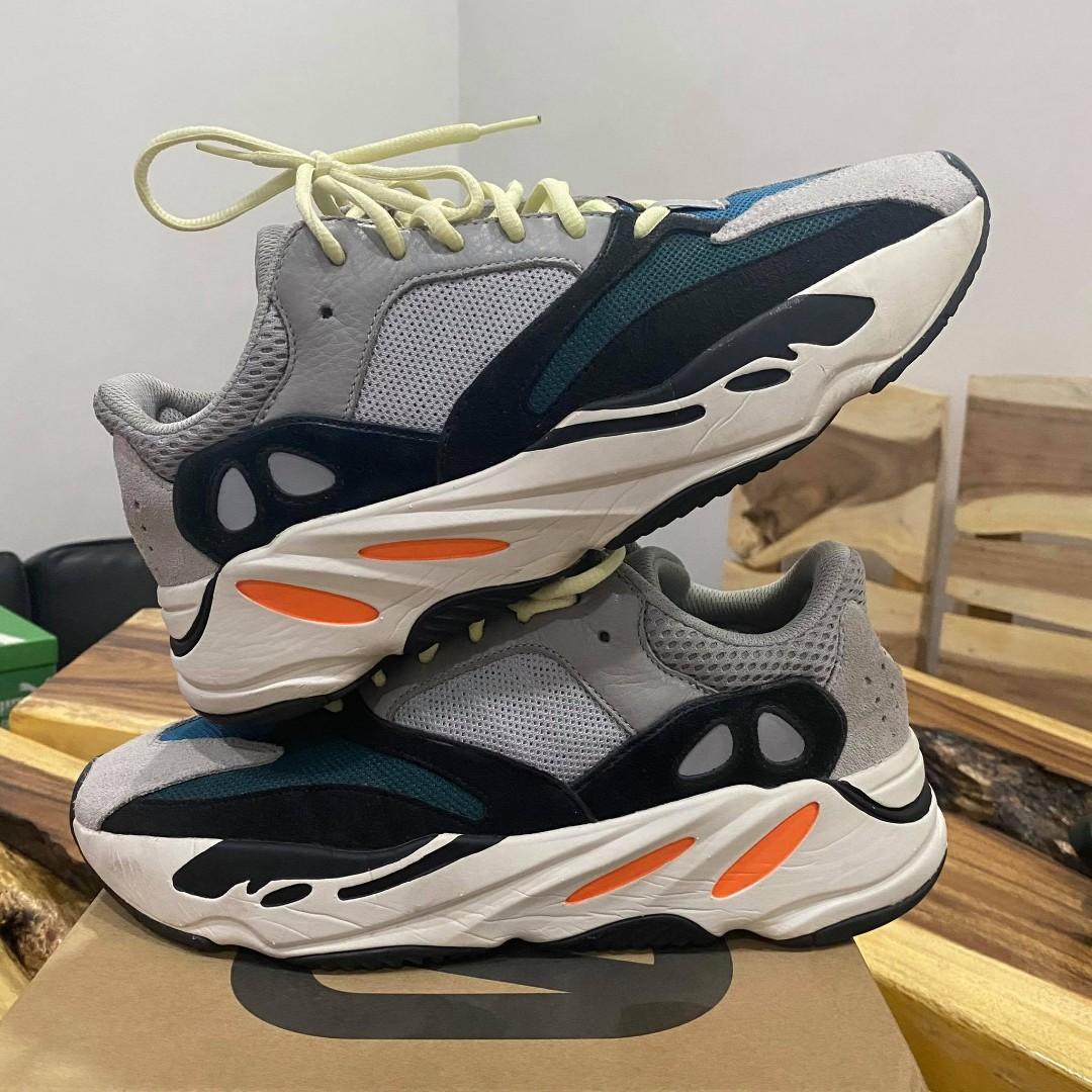 Yeezy 700 size 10.5 sales