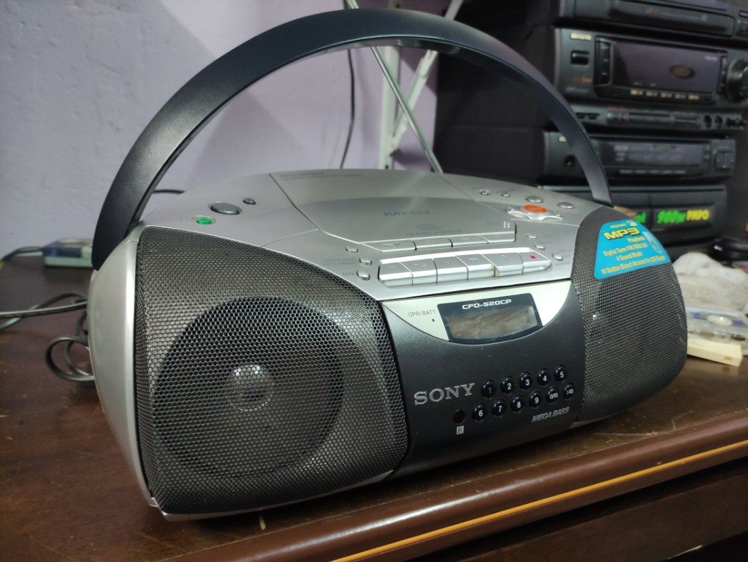 SONY CFD-520CP ( 1 ), Audio, Portable Audio Accessories on Carousell