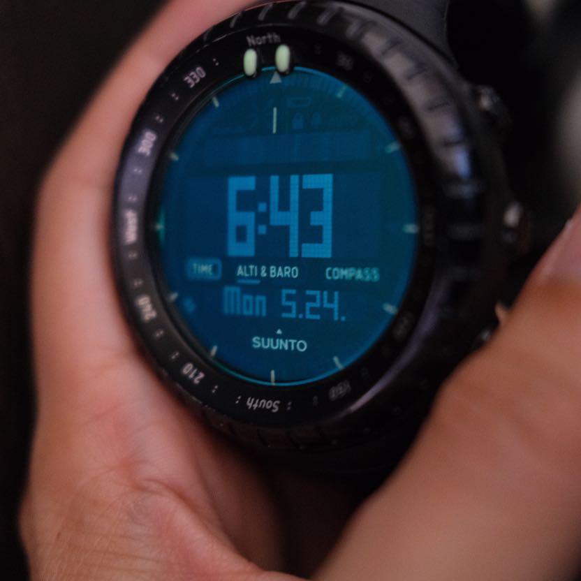 Suunto core all black backlight on sale