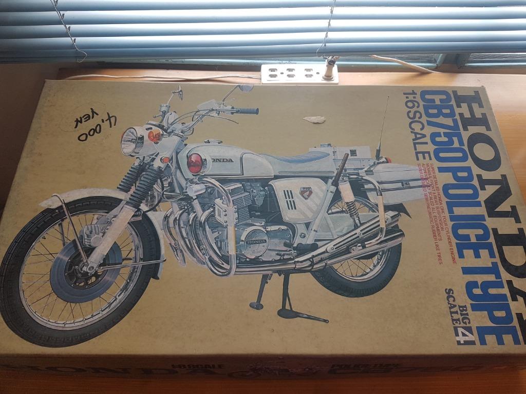 HONDA CB750 POLICE TYPE 1:6スケール
