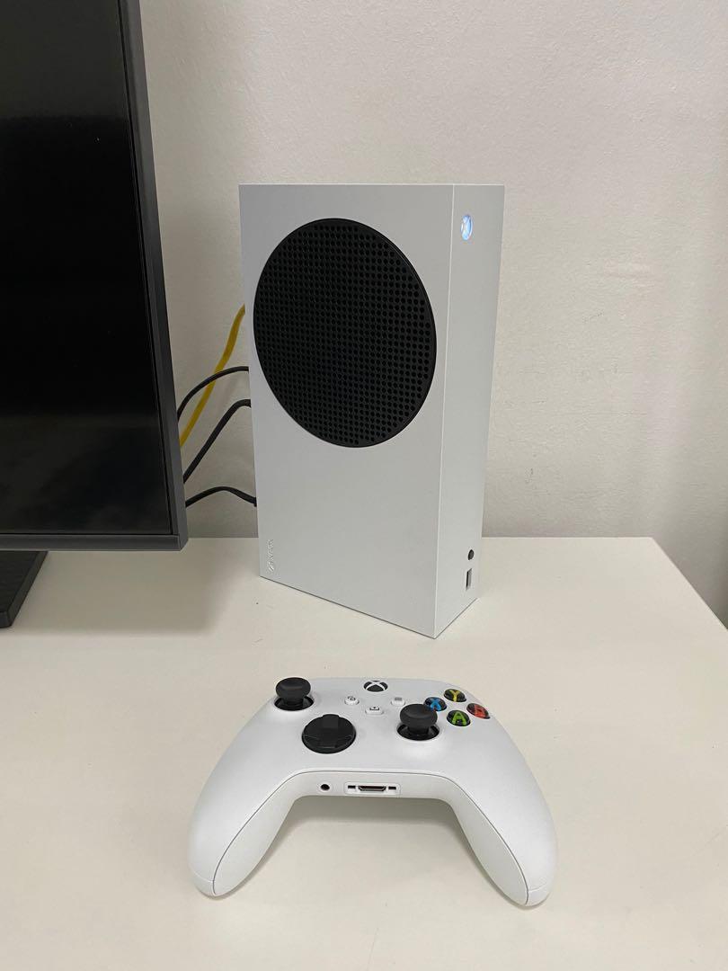 USED) Xbox Series S - set - Urgent sell, Video Gaming, Video Game Xbox on