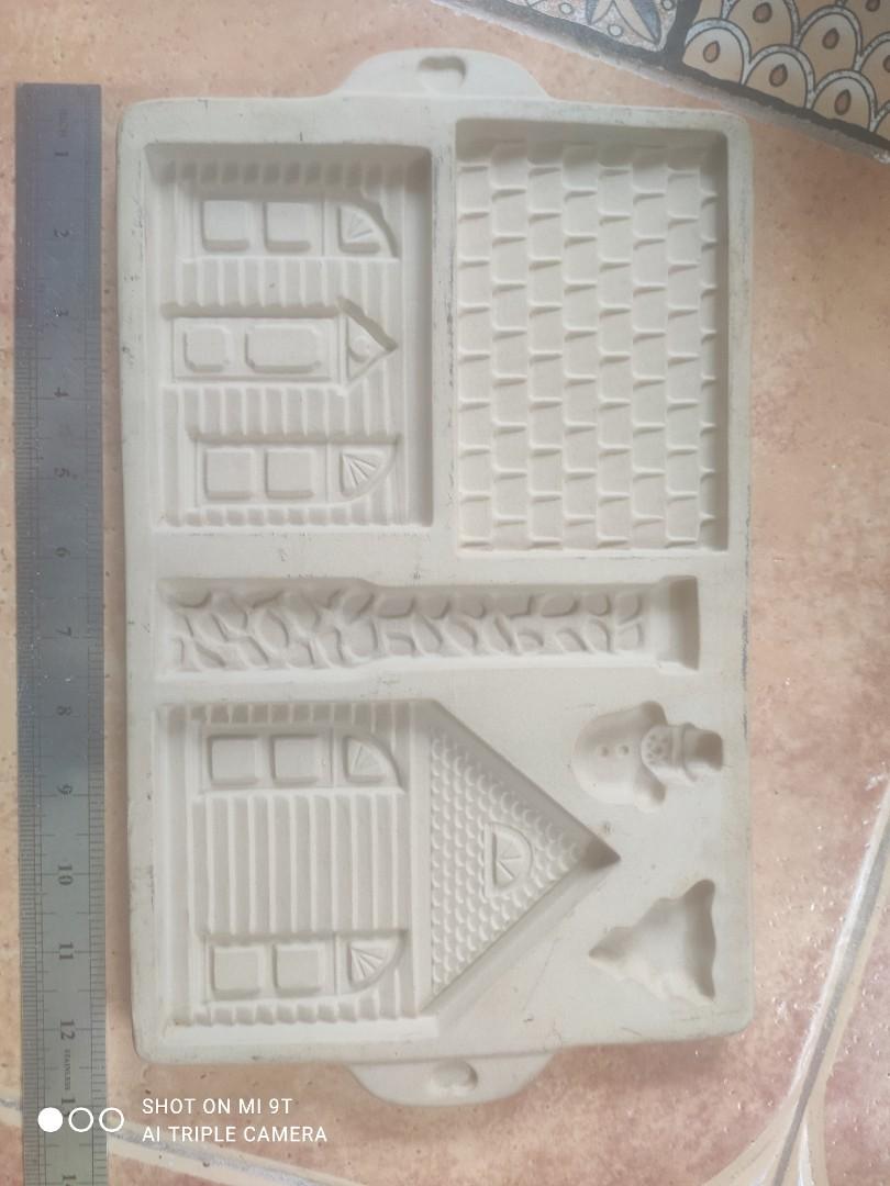 Vintage Pampered Chef Gingerbread House Moulder (Category: Bakeware) located in Davao. Submitted by papa1919 (Listing ID 1089597203, Image 3). Description: Rare & collectible. Made in USA. 3 pieces available..