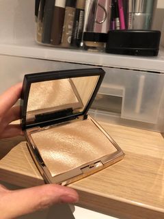 (Category: ) located in . Submitted by makeupforlifee (Listing ID 1089953408, Image 1). Description: .