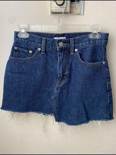 Aritzia Jean skirt size 0