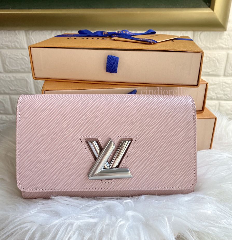 Authentic Louis Vuitton Twist Chain Epi Leather Wallet in Rose Ballerine ( WOC), Luxury, Bags & Wallets on Carousell