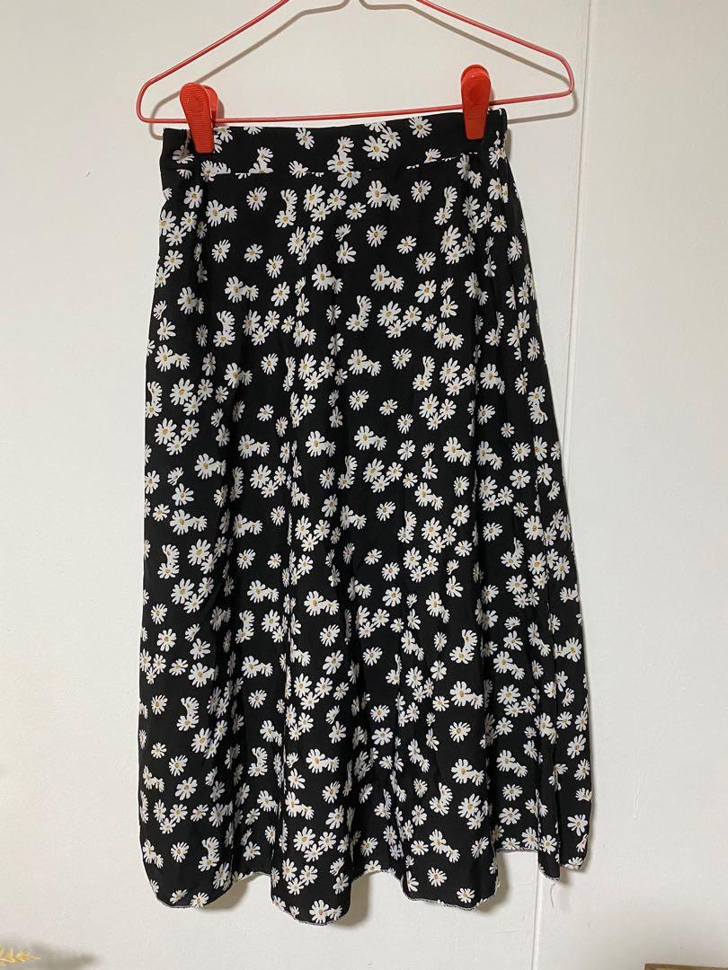 Black daisy skirt Clearance