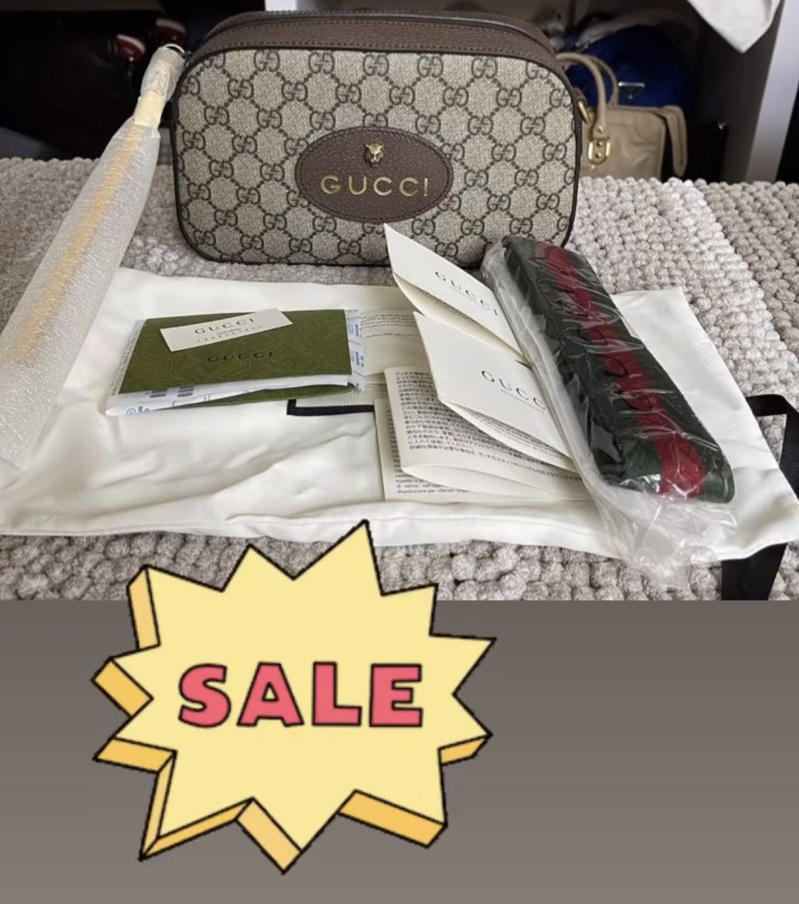 gucci supreme camera bag