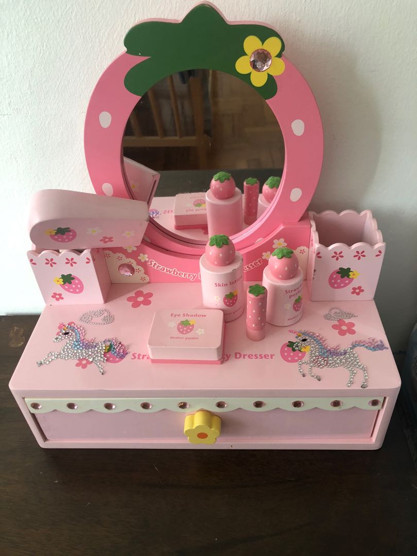 Dressing table for little girl, Babies & Kids, Baby Nursery & Kids