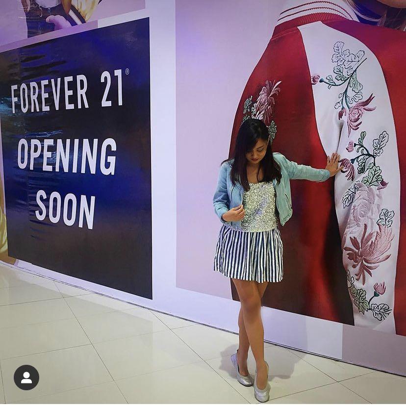 Forever21 Skirt (Category: Skirts) located in Bacolod City. Submitted by katcss (Listing ID 1089937194, Image 1). Description: PLEASE READ the following before MAKING AN OFFER 😊 🚫 LAST PRICE POSTED! 🚫SHIPPING FEE NOT INCLUDED 🚫1 DAY RESERVATION ONLY 🚫NO JOY RESERVERS 💸 MOP: RCBC/Diskartech, Chinabank, Gcash 🌀 Medium on tag 🌀 Used only once 🌀 Swipe left for more details 🌀 Denim jacket in the when worn photo is also forsale .