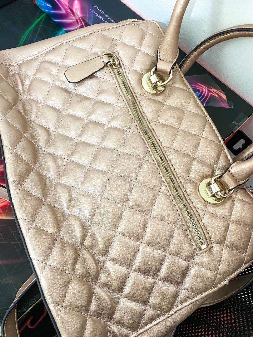 Authentic Guess quilted bag in nude pink, Women's Fashion, Bags