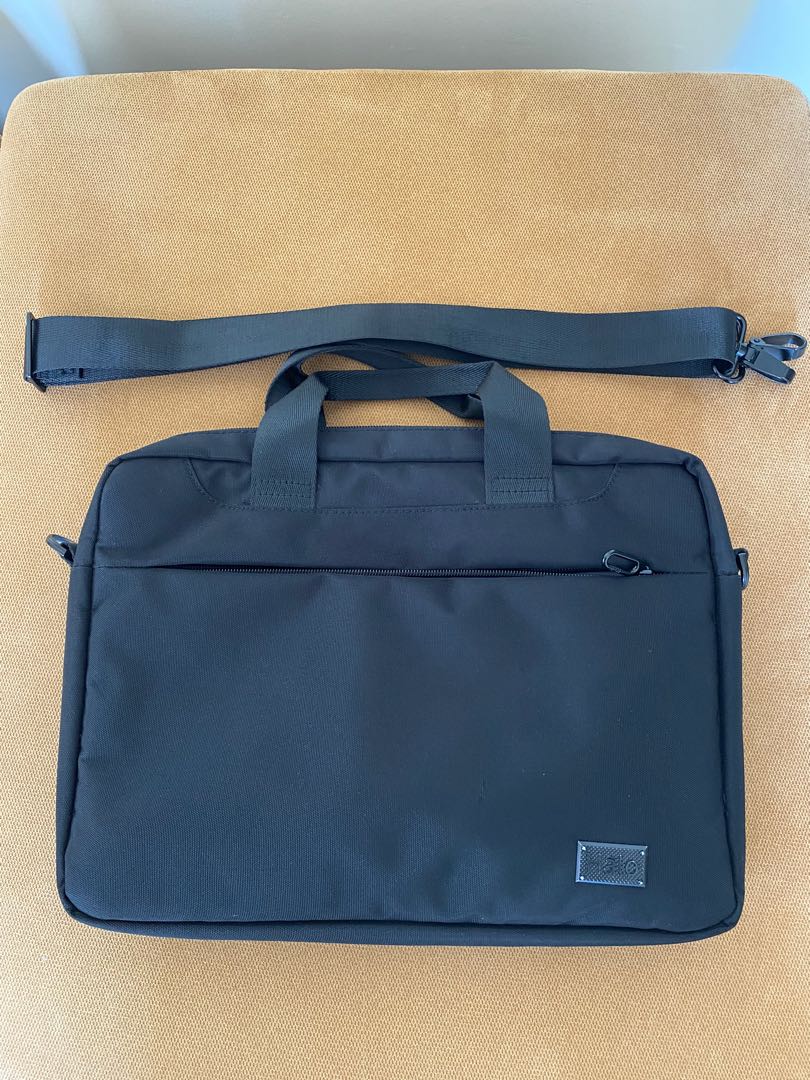 Halo Laptop Bag, Men's Fashion, Bags, Backpacks on Carousell