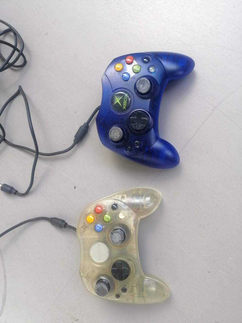 Xbox controller (Category: Controllers) located in Singapore. Submitted by james123456789 (Listing ID 1089878761, Image 1). Description: Used XBOX CONTROLLERS CONDITION UNKNOWN.