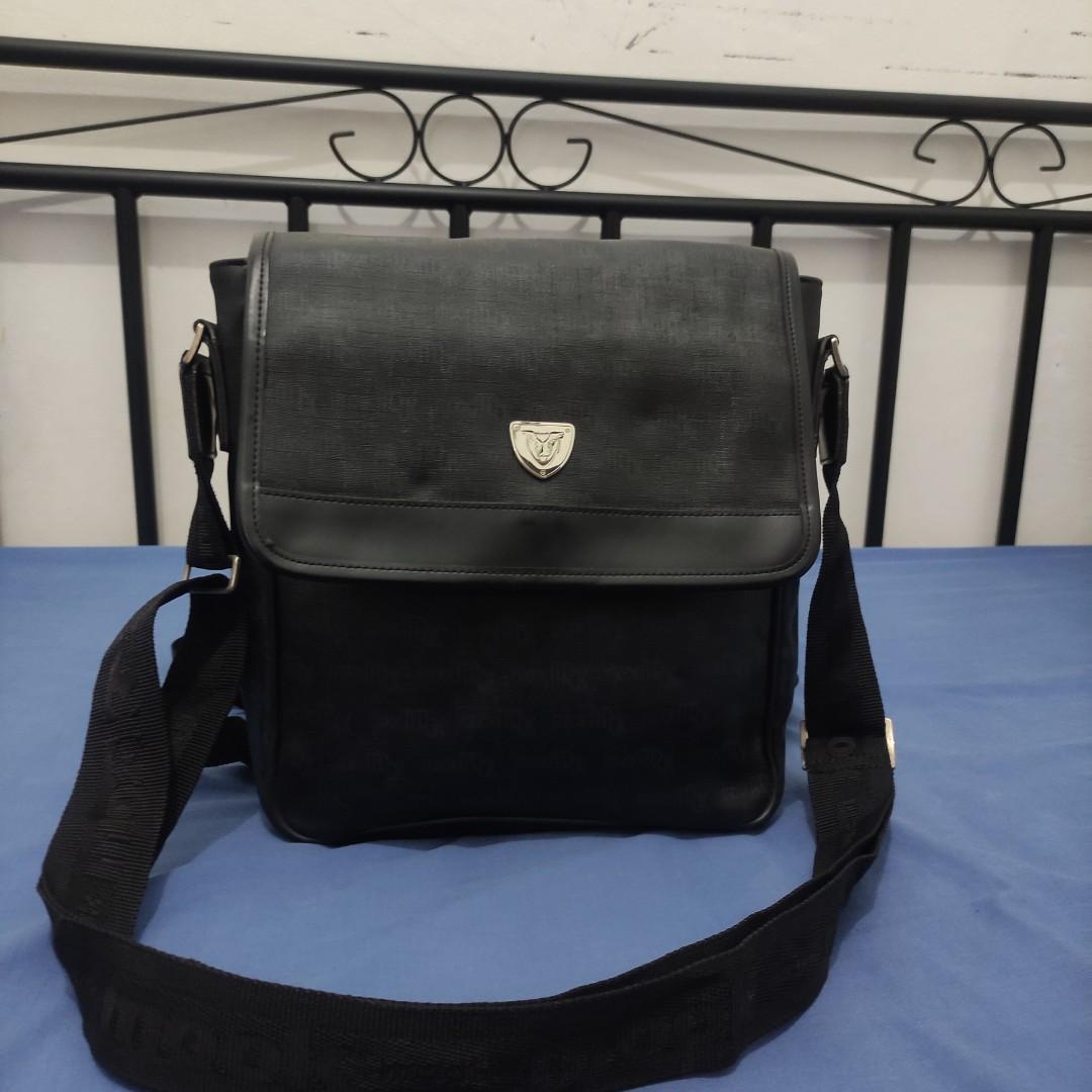 Tas LV Mono Waistback Cowok, Fesyen Pria, Tas & Dompet , Tas Selempang di  Carousell