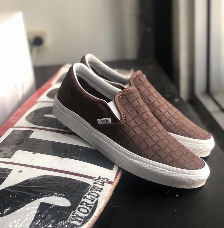 Vans slip on suede checkers chestnut Fesyen Pria Sepatu