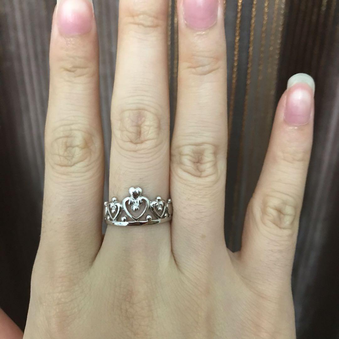 Gold princess ring top