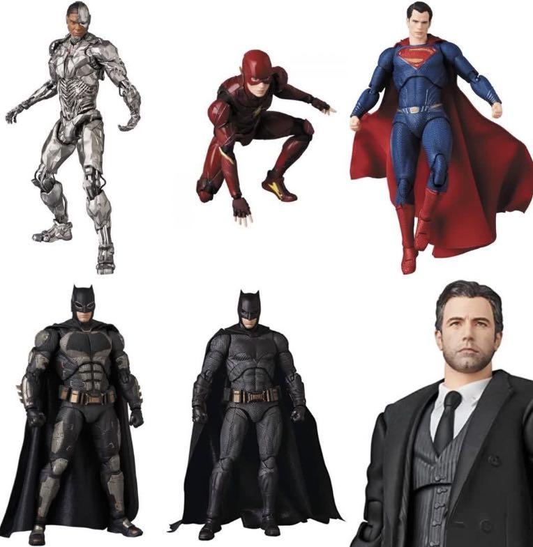 中古品 MAFEX BATMAN vs SUPERMAN スーパーマン フィギュア｜アメコミ