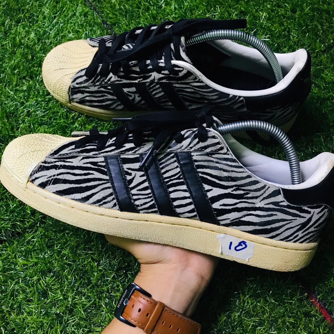 Adidas zebra superstar hotsell