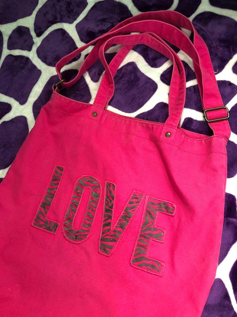 Aeropostale shoulder Bag (Category: Shoulder Bags) located in Tuguegarao City. Submitted by khaid (Listing ID 1090156777, Image 3). Description: No flaws.