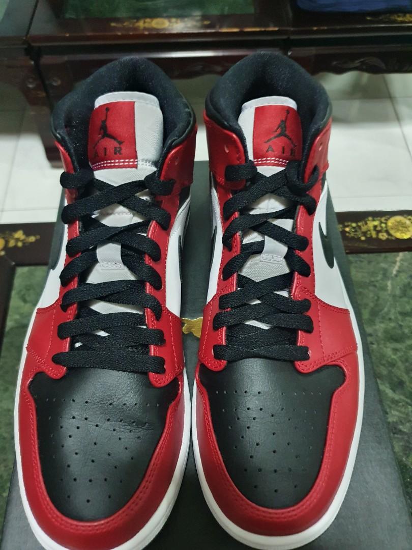 Air Jordan 1 Mid Chicago, Men's Fashion, Footwear, Sneakers on Carousell