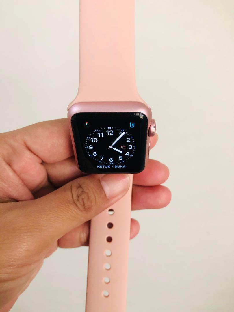 Apple Watch Rose gold Series 2 42mm iwatch, Barang Mewah, Jam Tangan di  Carousell