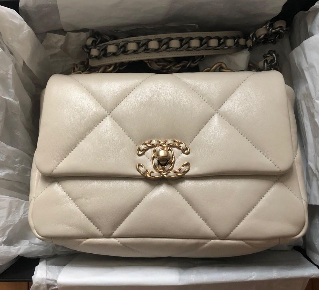 BNIB #30 CHANEL 19 LIGHT BEIGE Bag from 21C Cruise collection 