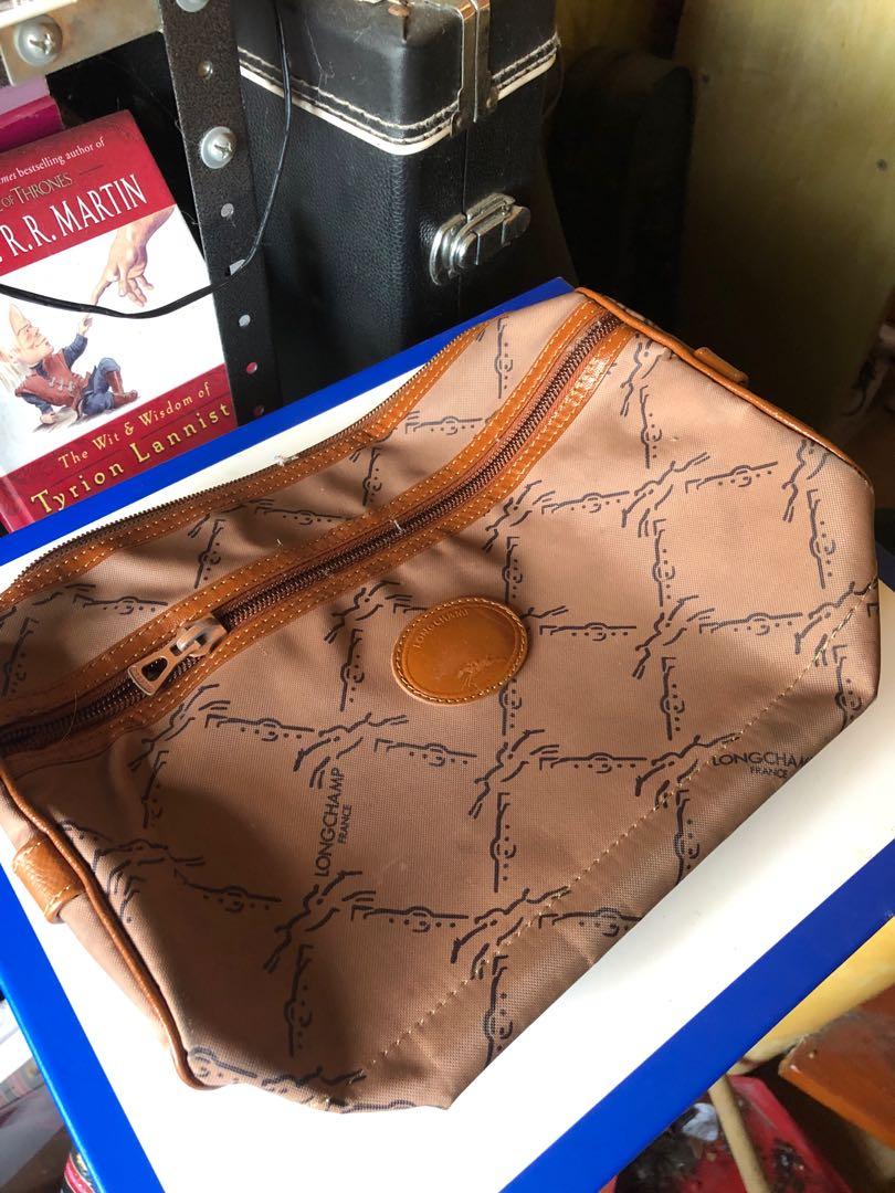 Brown longchamp bag (Category: Luxury Bags & Wallets) located in Las Pinas. Submitted by luxstigmata (Listing ID 1090089033, Image 1). Description: Was given as a gift and don’t use. Unused, not my style. Negotiable po. PAY FOR SHIPPING, payment via bdo/gcash..