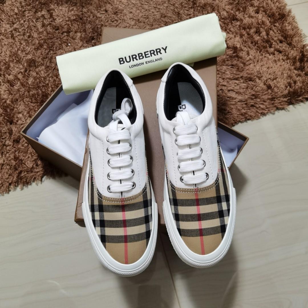 Burberry shoes deals size 37