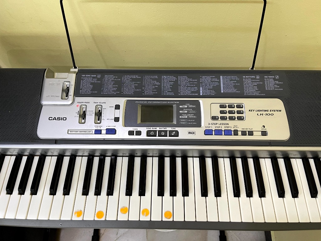 Casio LK 100 Keyboard and Stand Hobbies Toys Music Media