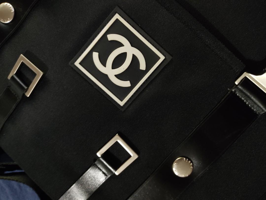 Chanel VIP Bag Two-way (Category: Sling Bags) located in Alaminos. Submitted by benta_stashed (Listing ID 1090035904, Image 2). Description: Chanel VIP bag two-way.