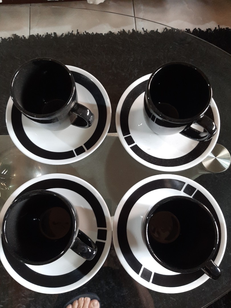 Corelle cups and saucers, Furniture & Home Living, Kitchenware