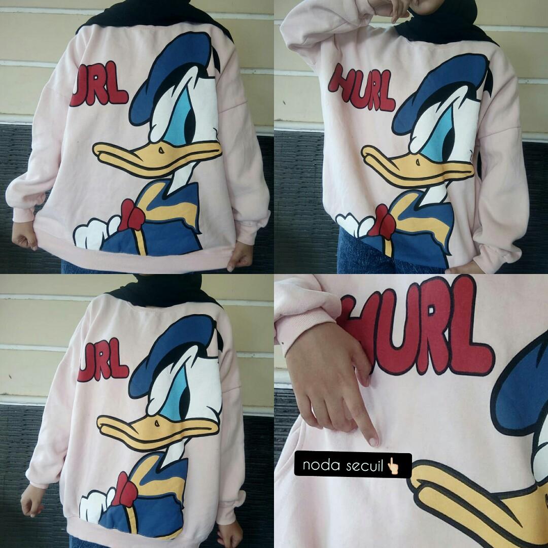 Crewneck Thrift Donald Duck Fesyen Wanita Pakaian Wanita Atasan Di Carousell Crewneck Thrift Donald Duck Fesyen Wanita Pakaian Wanita Atasan Di Carousell