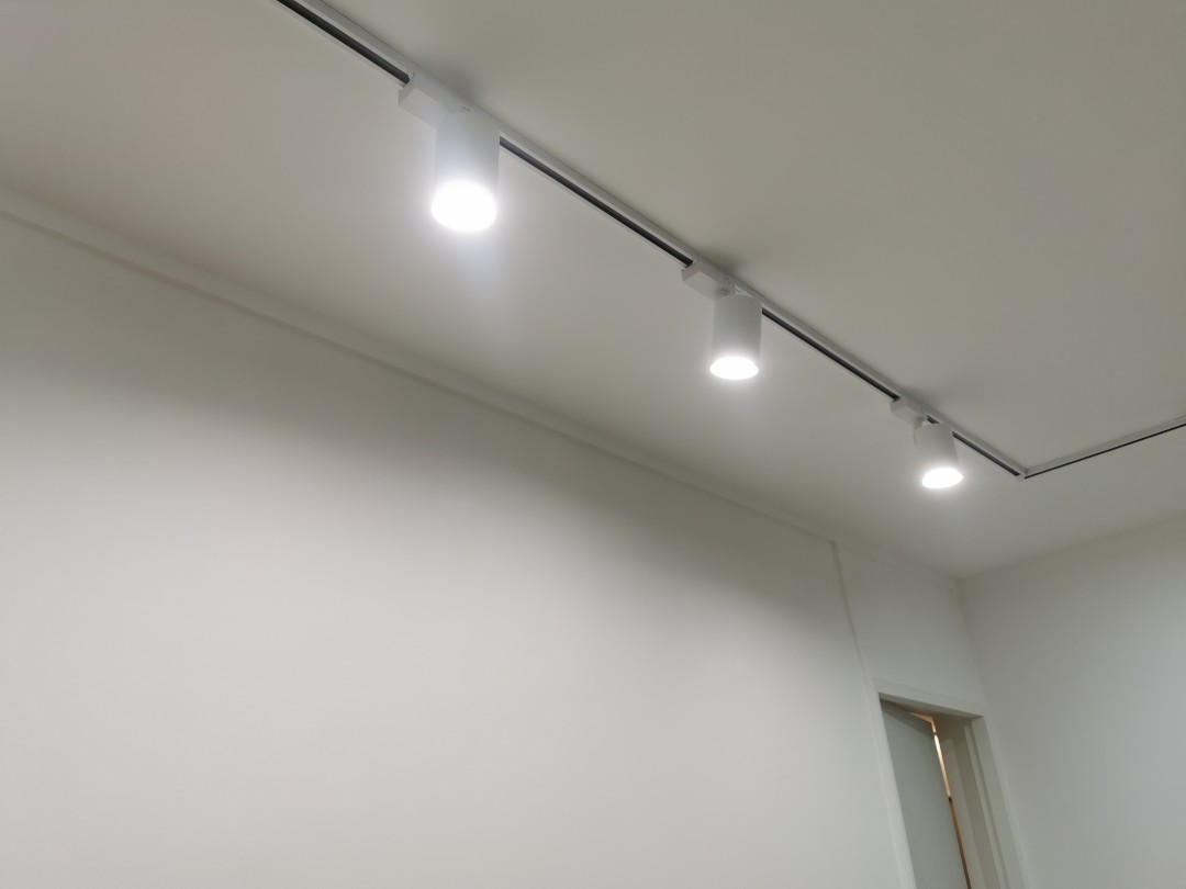 Diffused Lighting 25W Aluminium Track Light Fixture White 6500k