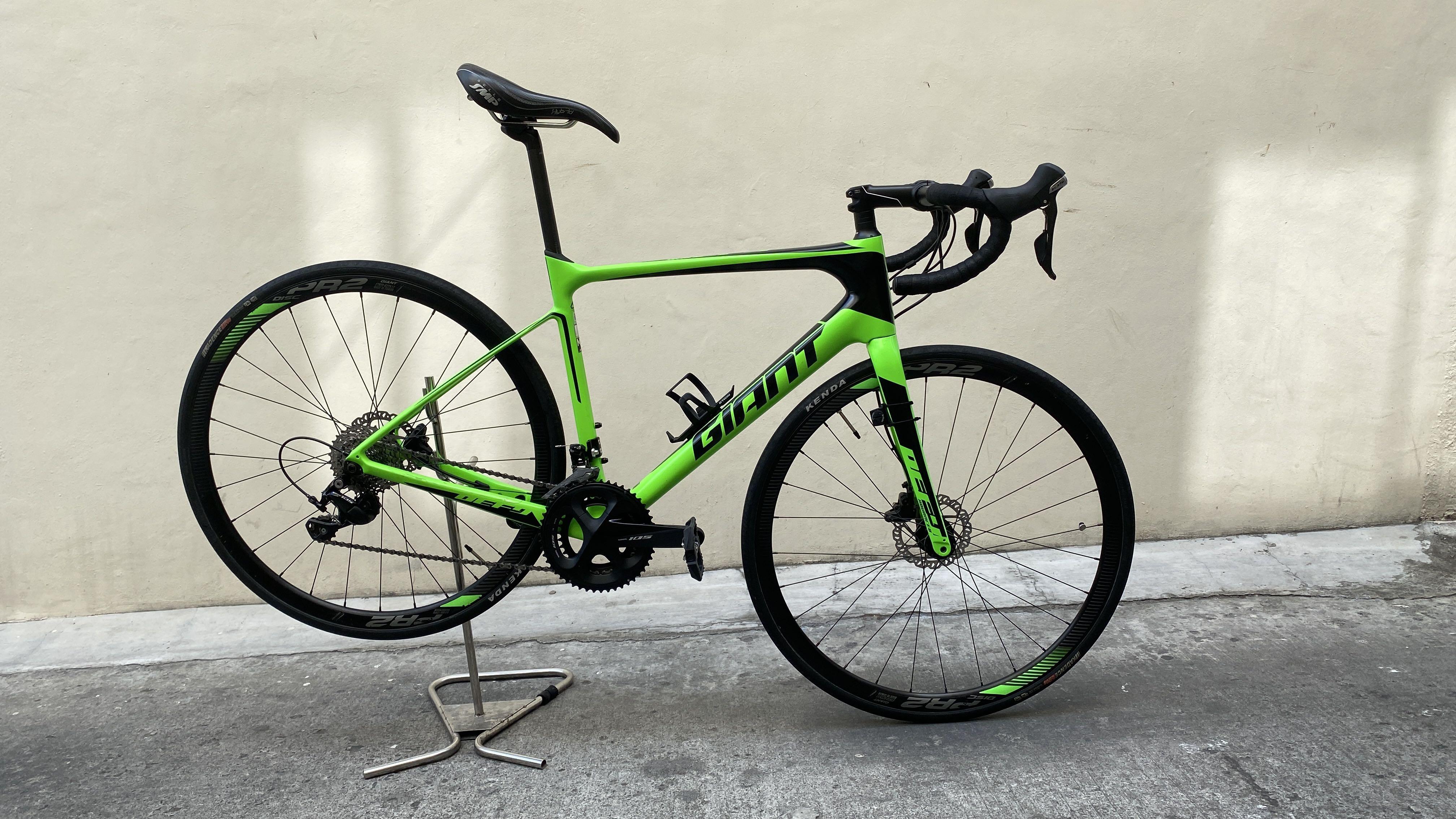 GIANT Defy Advanced 2 Road Bike, Sports 