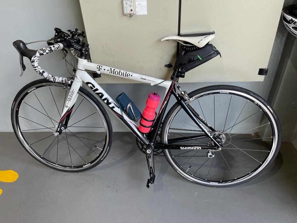 Giant t mobile hot sale road bike for sale